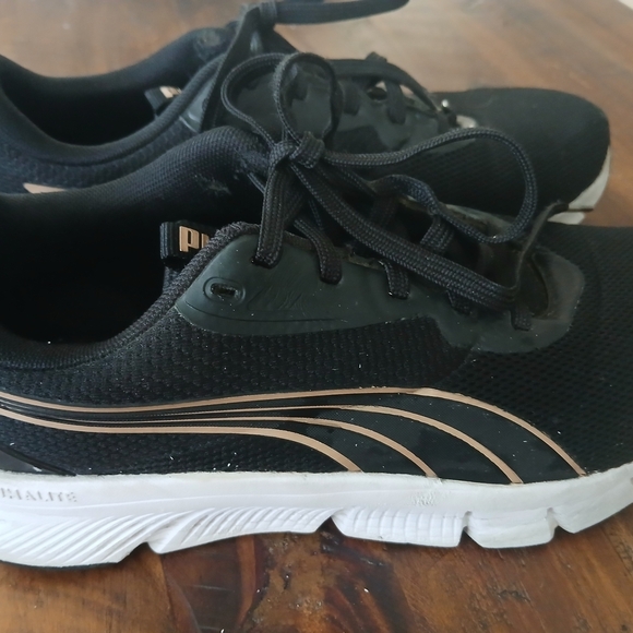 Women PUMA Lite Black Athletic Shoes sz 9 - Picture 2 of 10